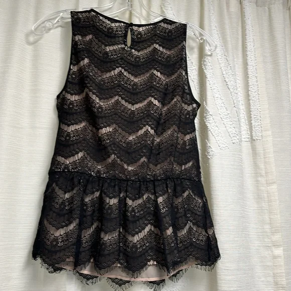 Loft size XS Black Lace overlay nude sleeveless top - Picture 2 of 2